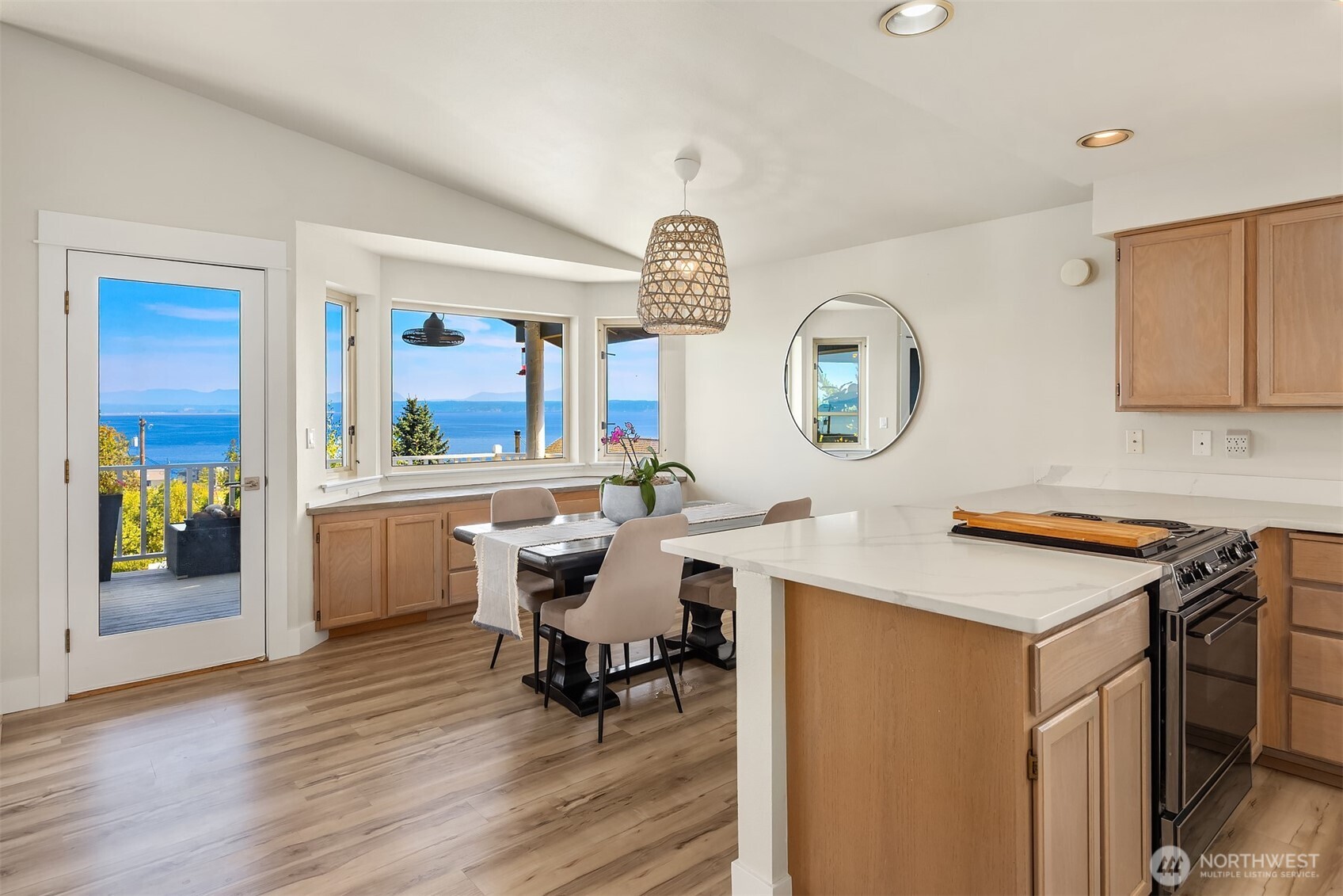 1379 Se Camano Drive Property Photo 8