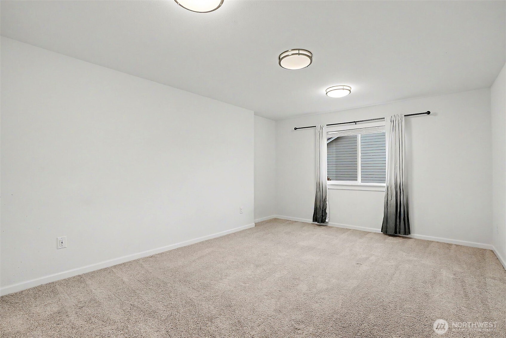 27432 12th Place Property Photo 23