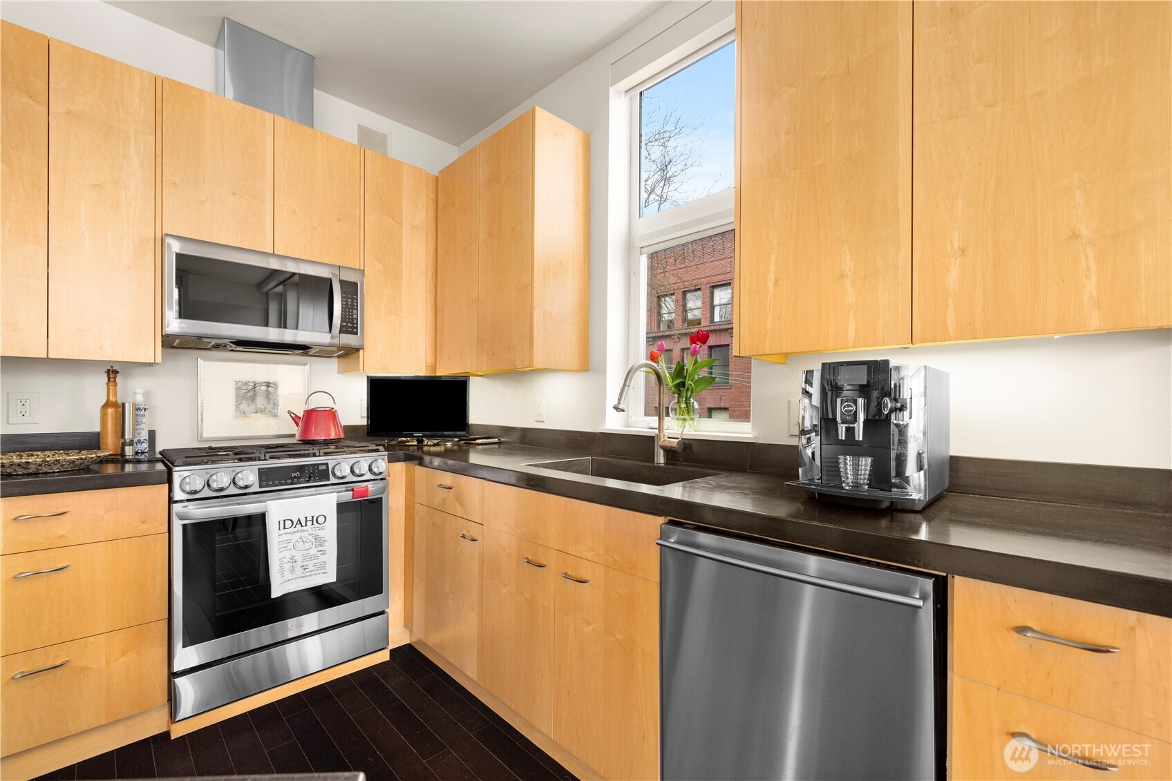 303 E Pike Street 503 Property Photo 16