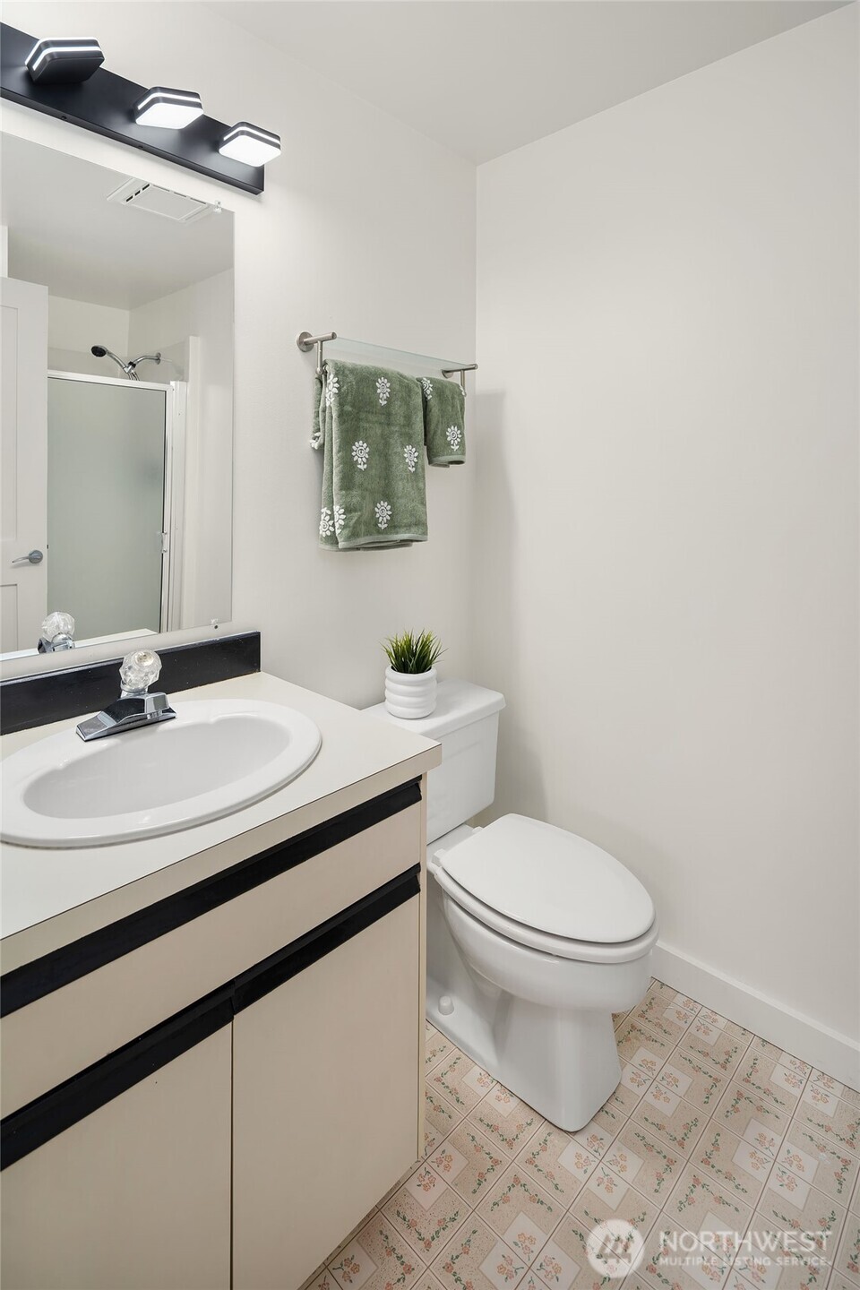 611 Bell Street 1 Property Photo 29