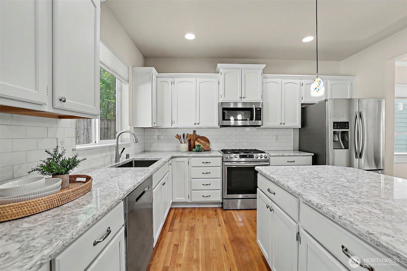 4011 160th Place Property Photo 6