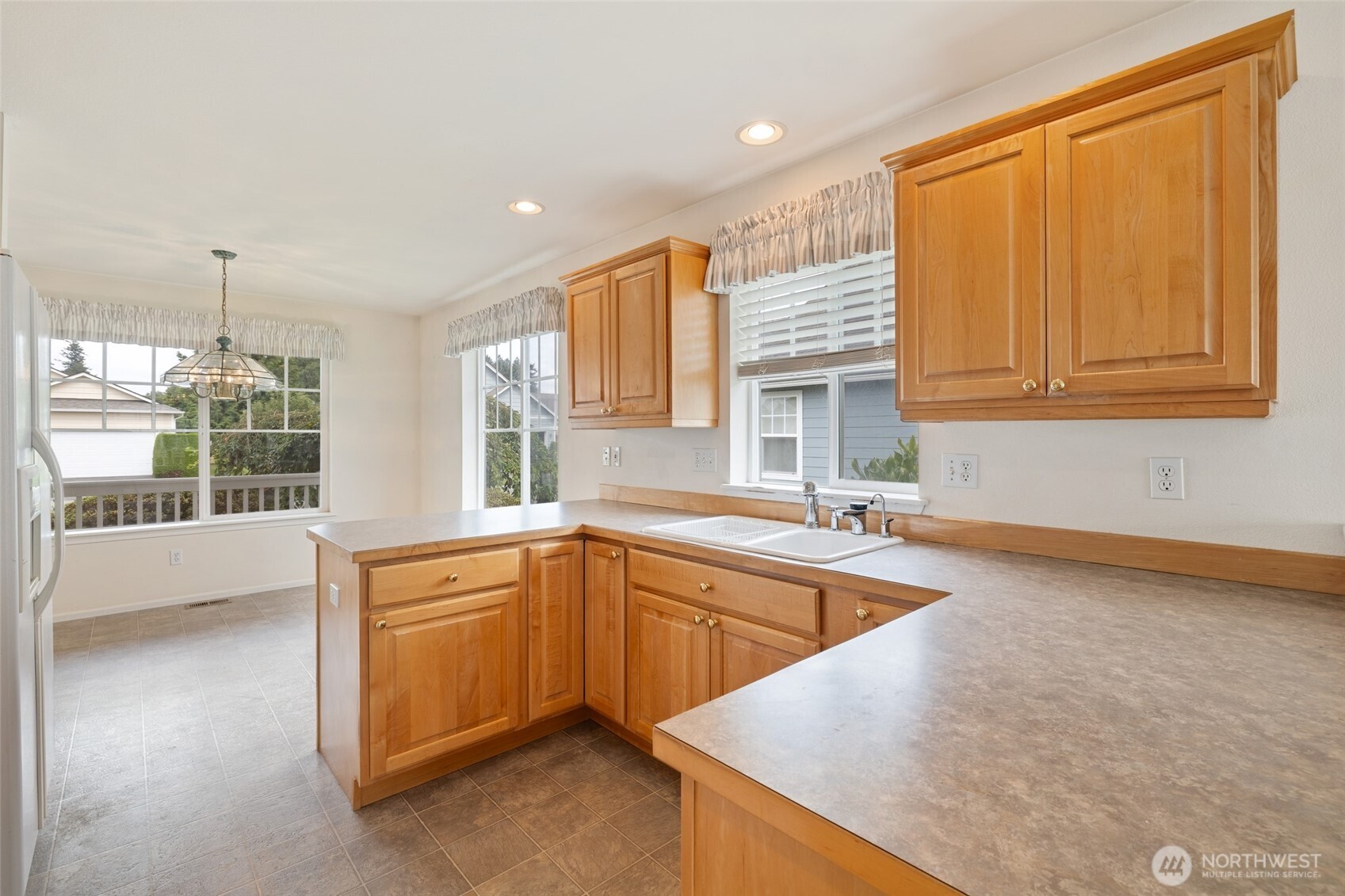 1138 Lopez Ln Property Photo 10