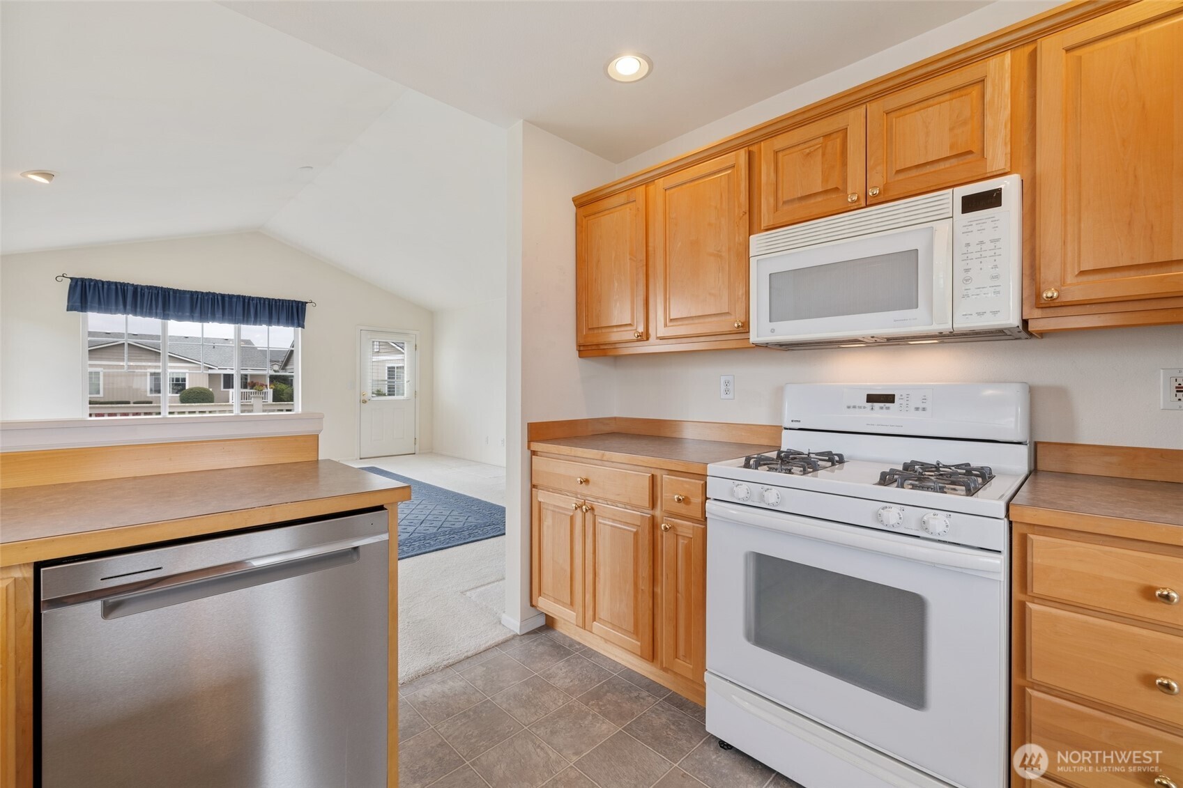 1138 Lopez Ln Property Photo 12