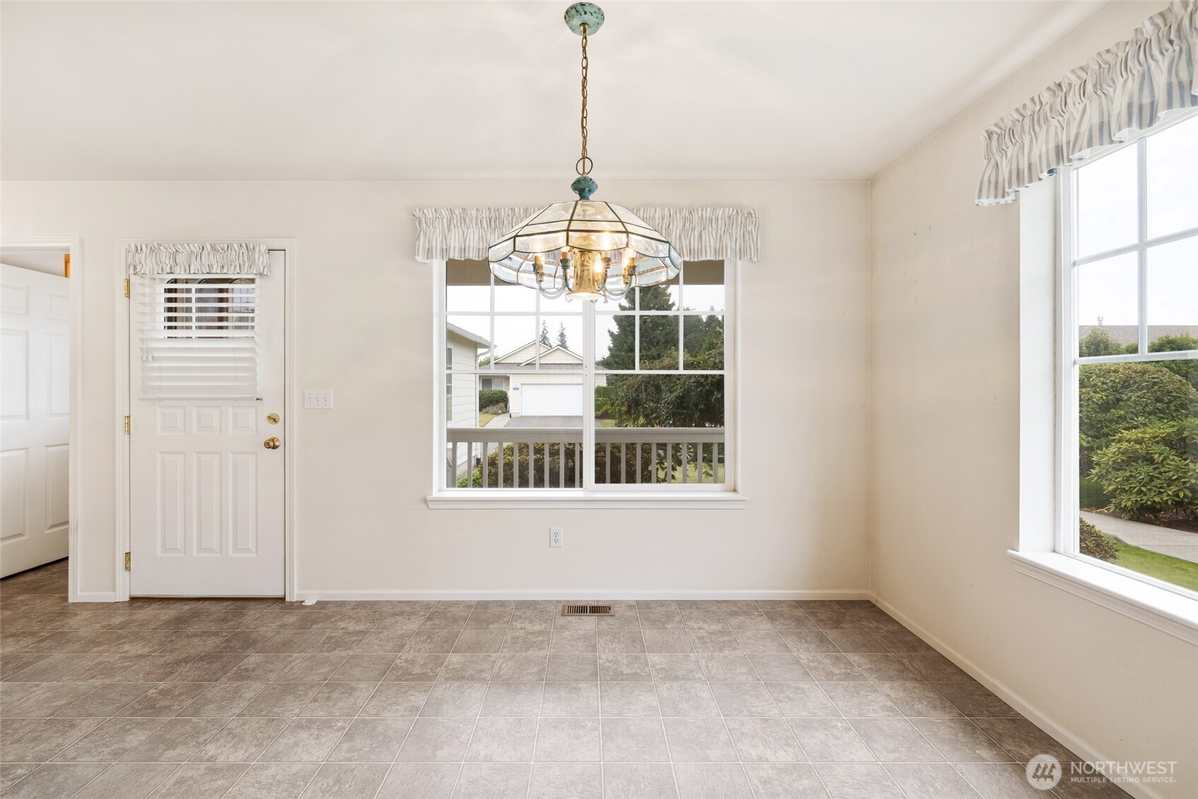 1138 Lopez Ln Property Photo 14