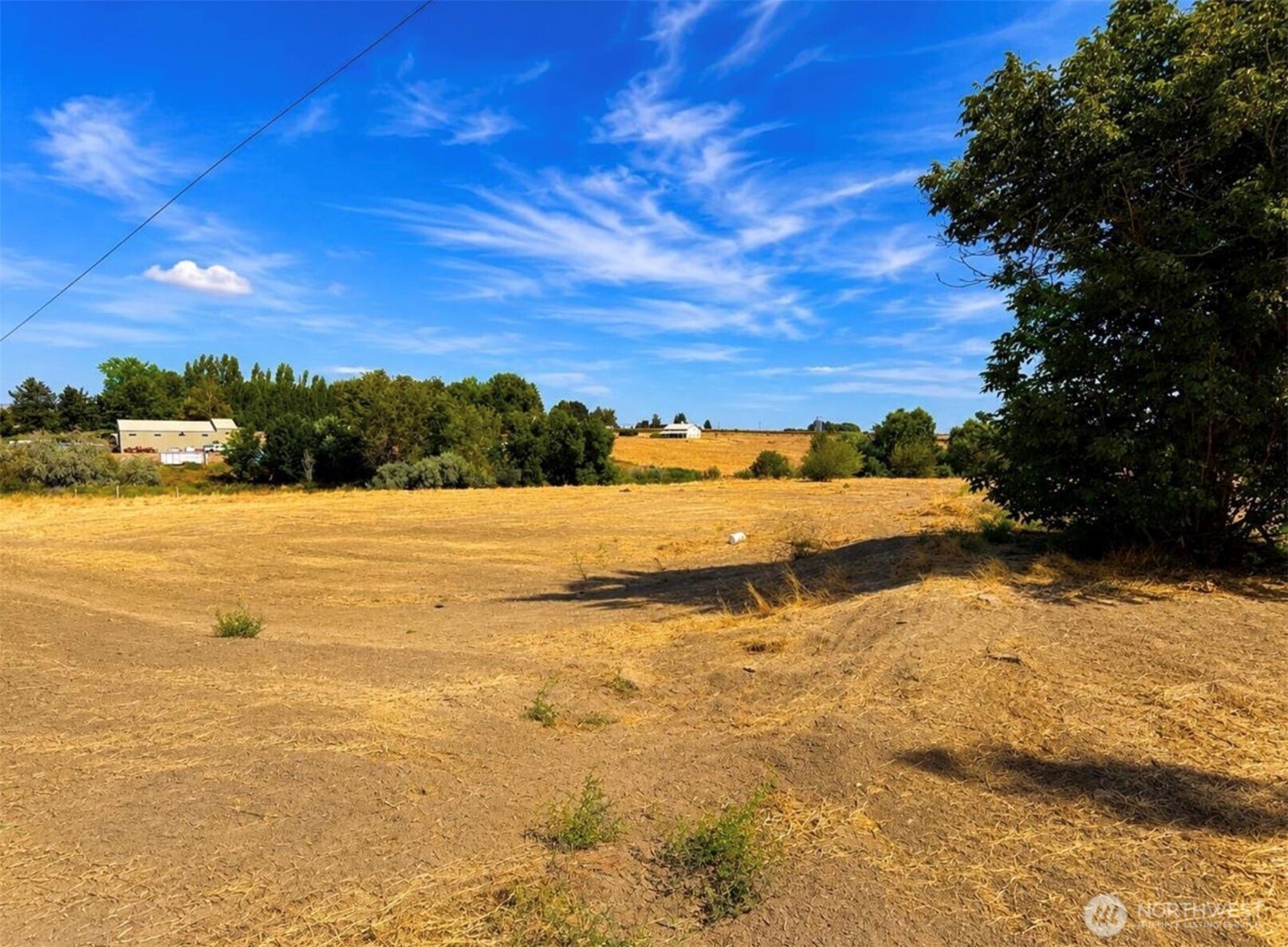28005 N Crosby Road Property Photo 3