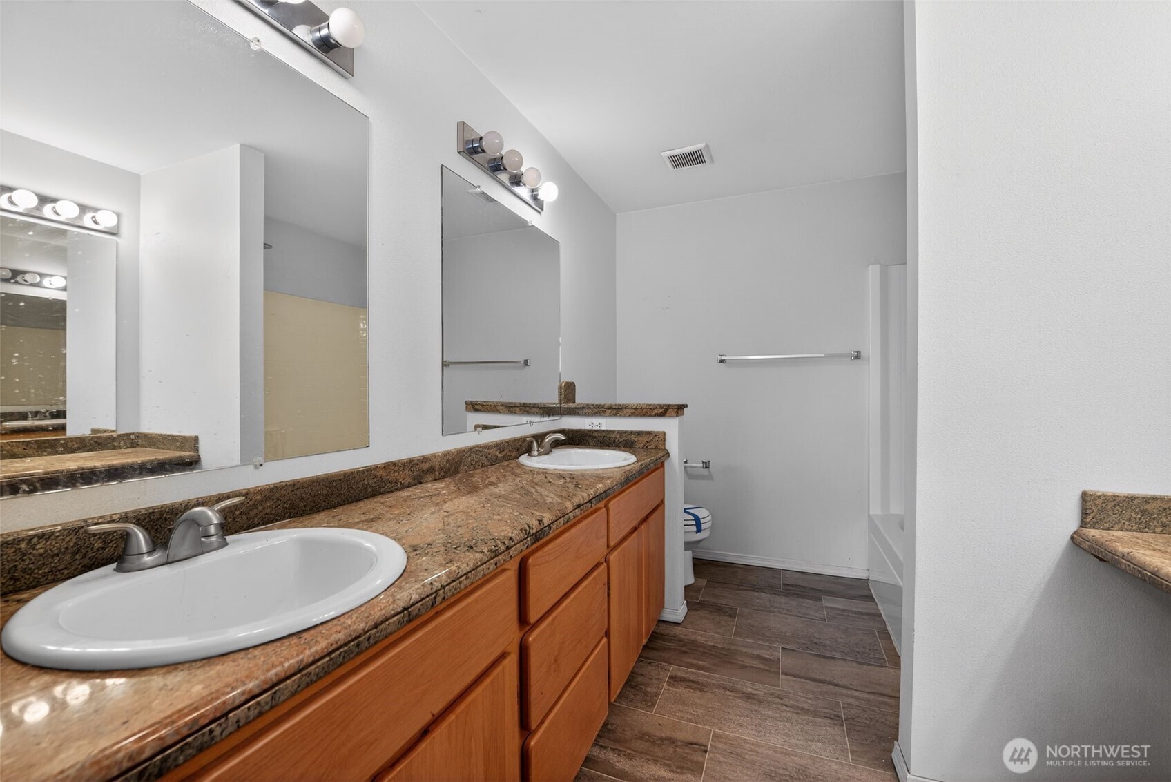 8402 147th St Court Property Photo 16