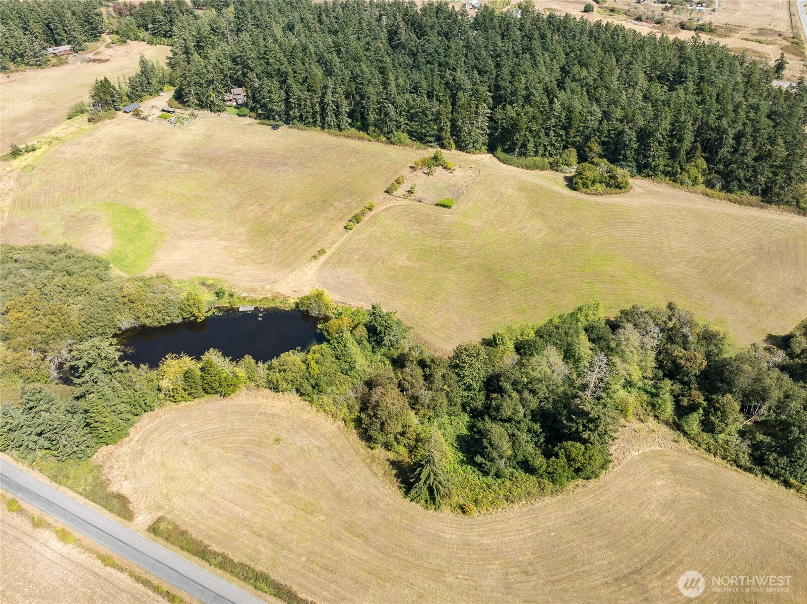 5774 Center Road Property Photo 5