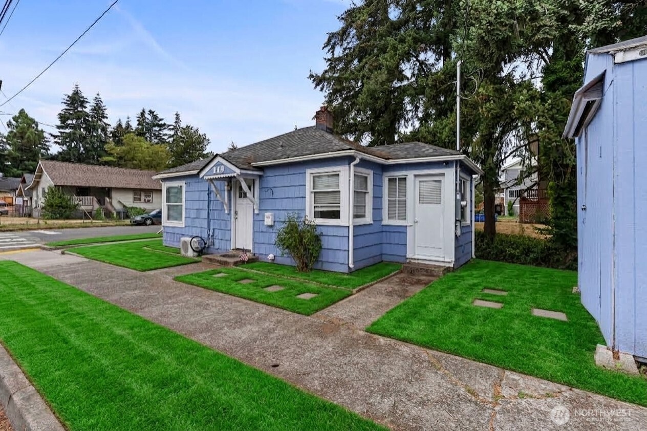 419 Yew Property Photo 2