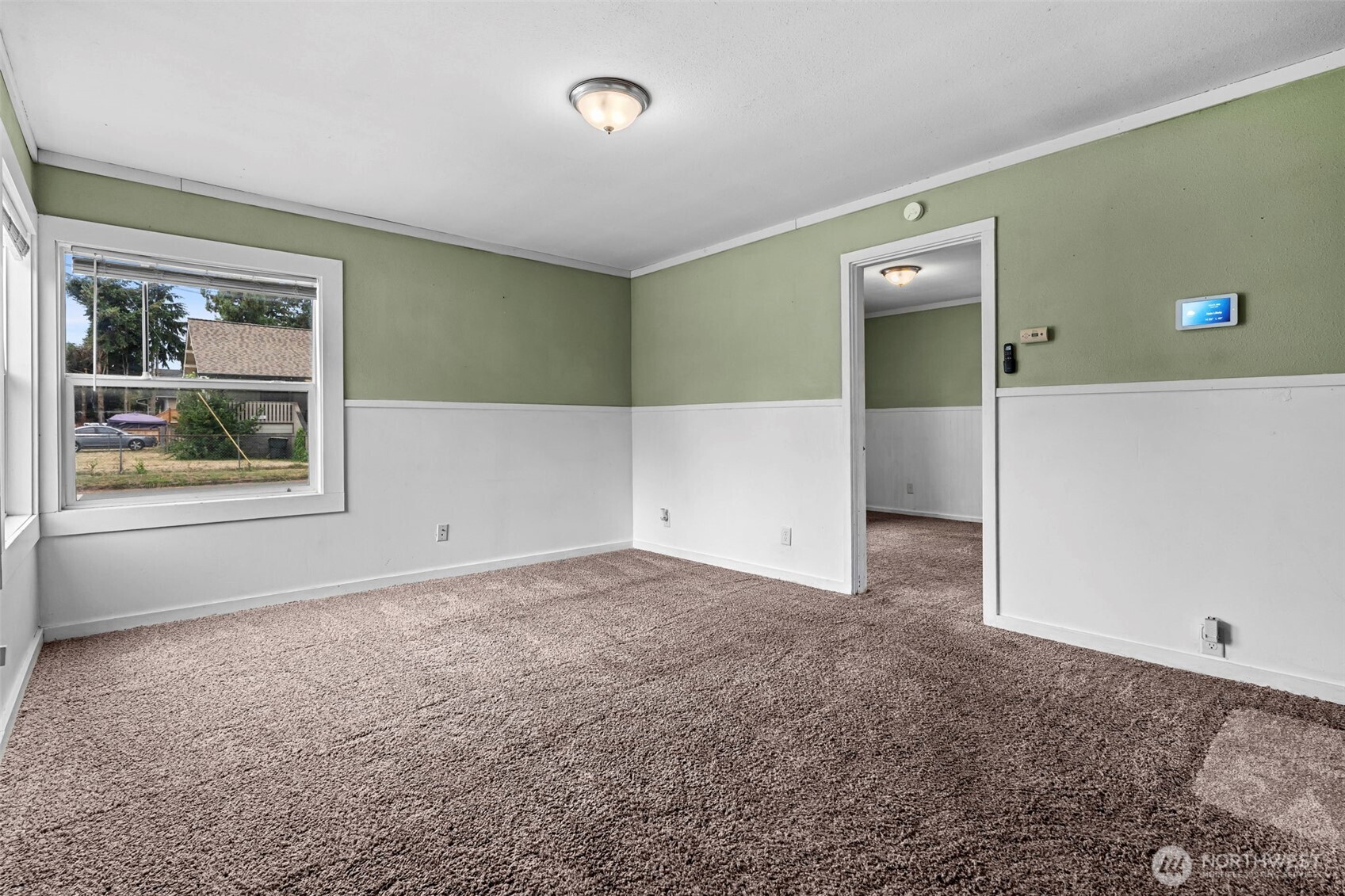 419 Yew Property Photo 11