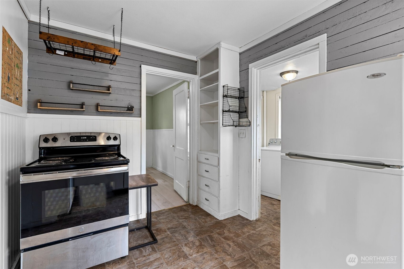 419 Yew Property Photo 16