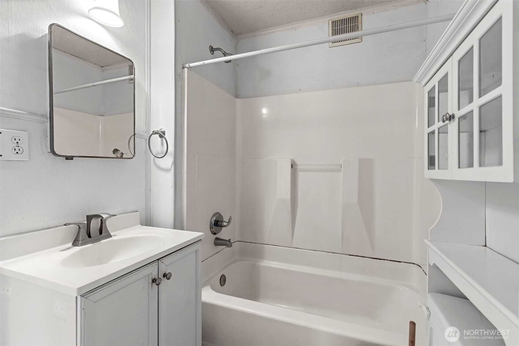 419 Yew Property Photo 23