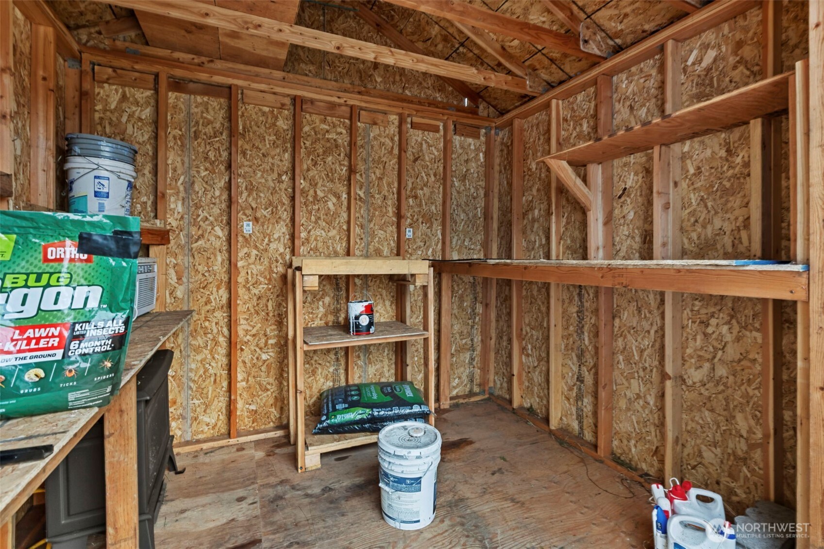 419 Yew Property Photo 25