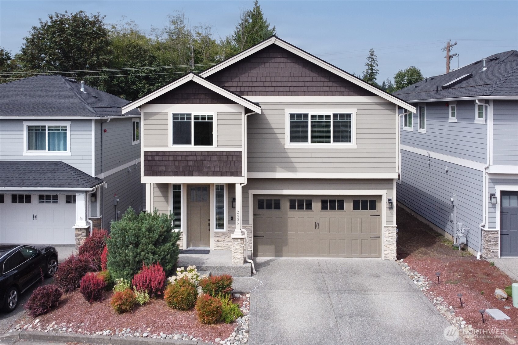2405 196th Place Property Photo 2