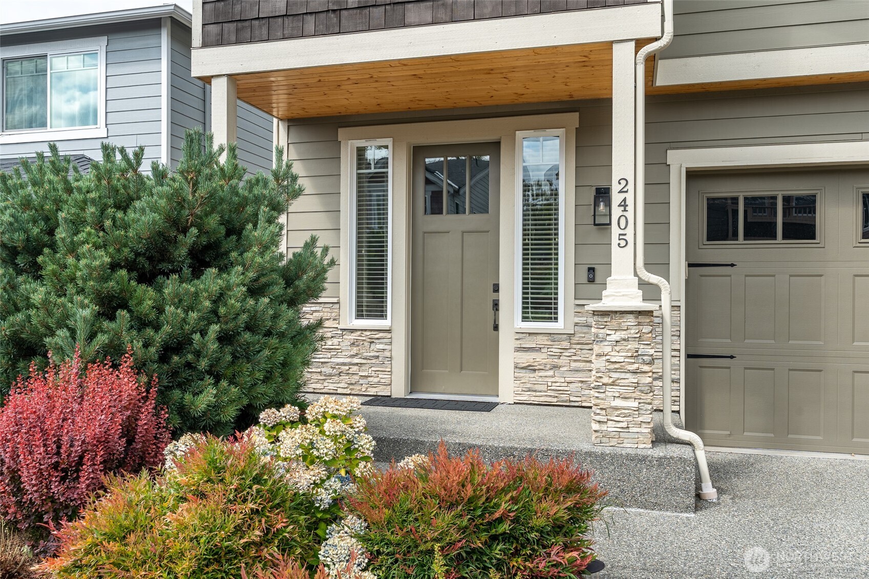 2405 196th Place Property Photo 3