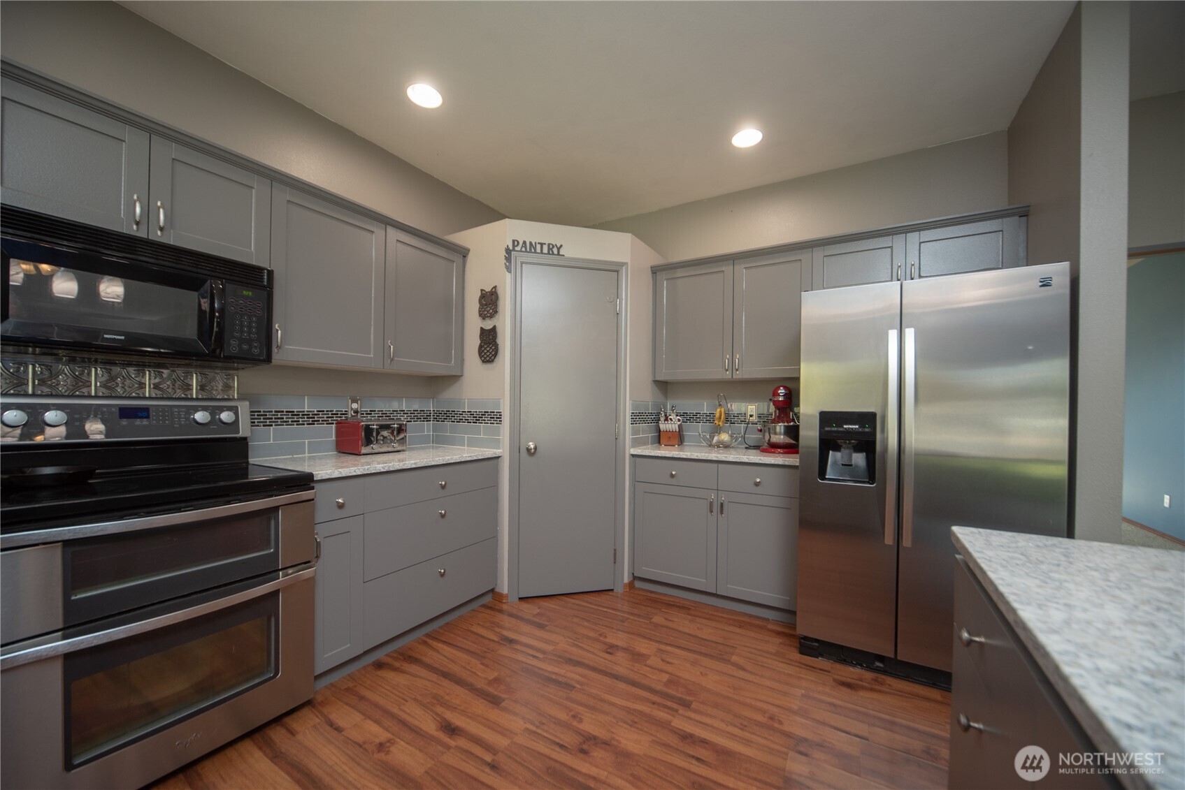1511 E Seattle Avenue Property Photo 8
