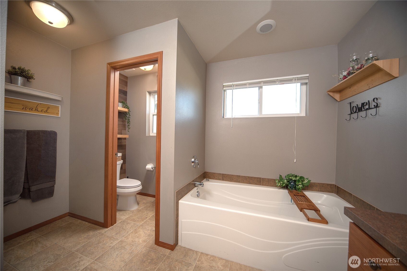 1511 E Seattle Avenue Property Photo 15