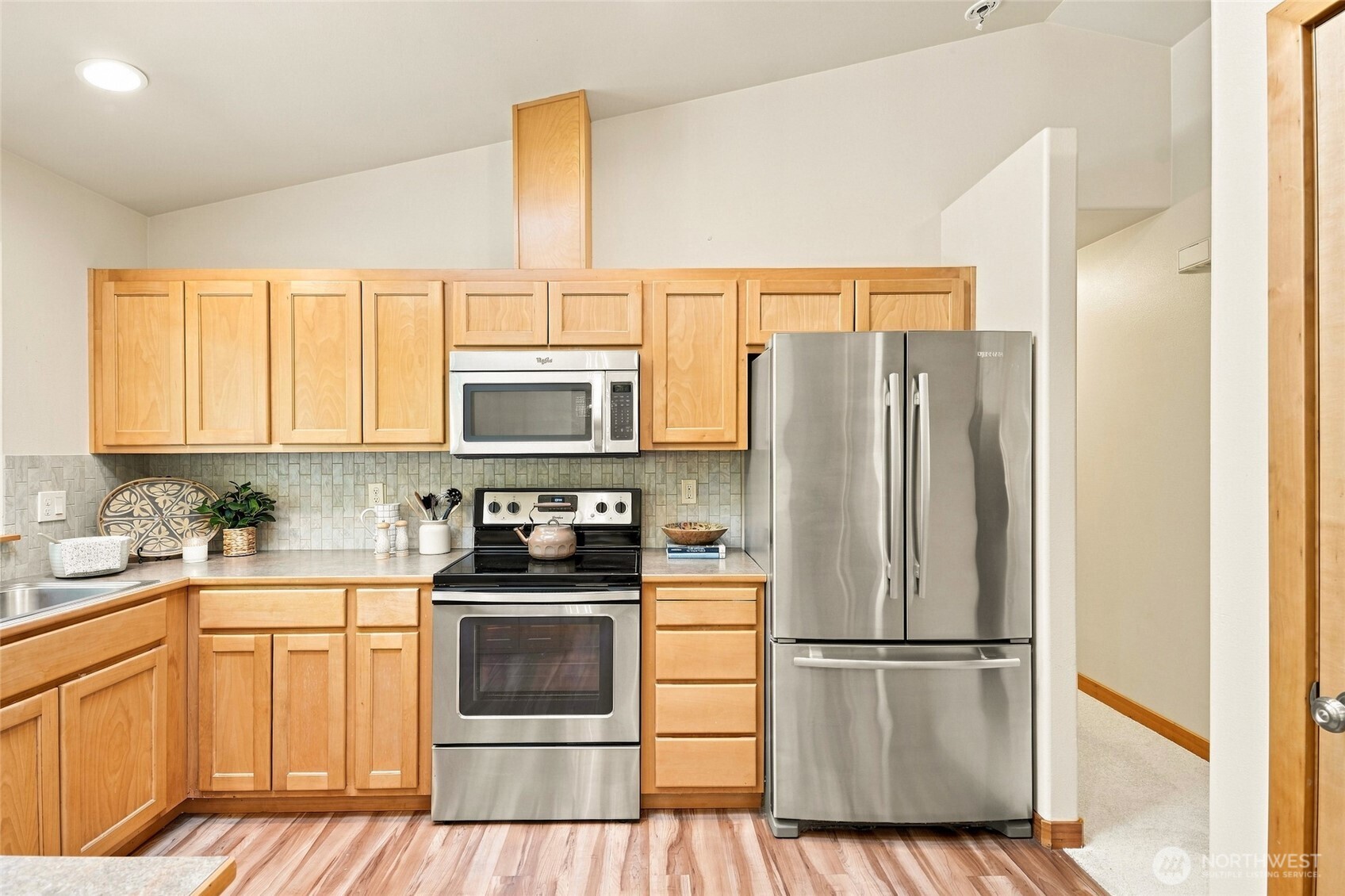 1666 Vine Maple Lane Property Photo 7