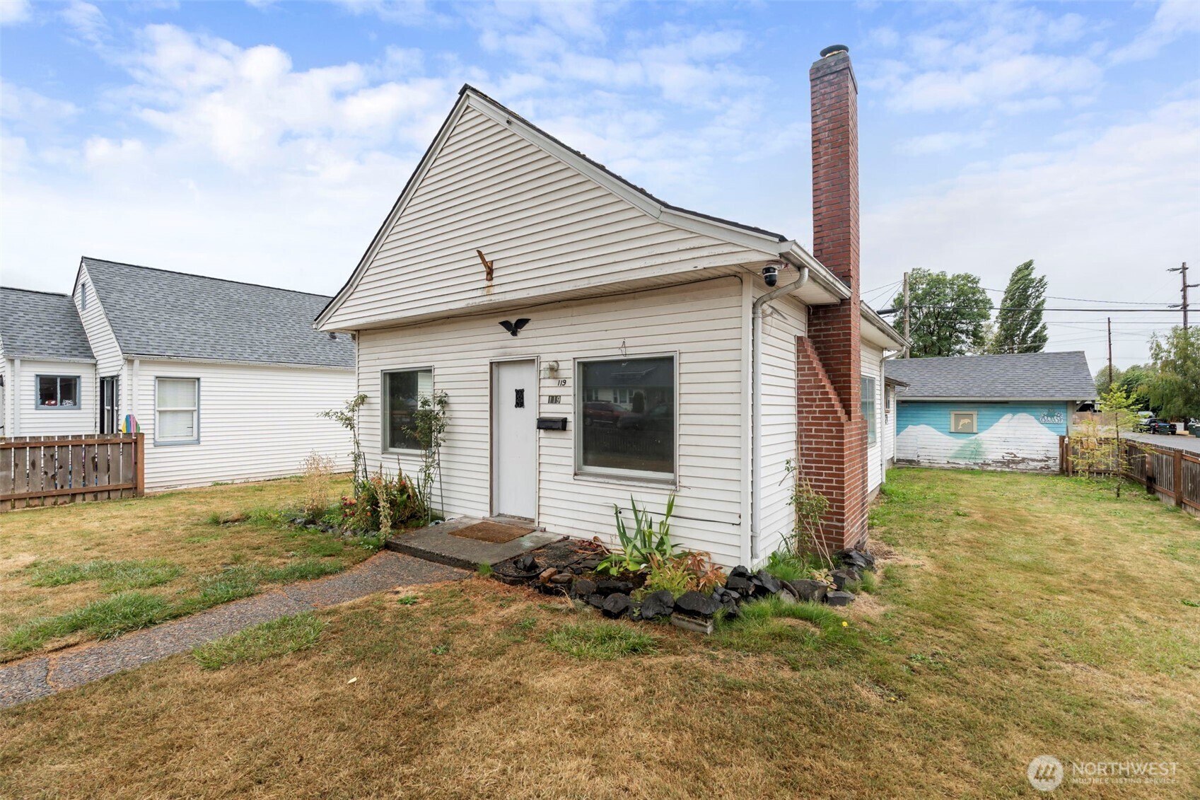 119 Sw Cascade Avenue Property Photo 3