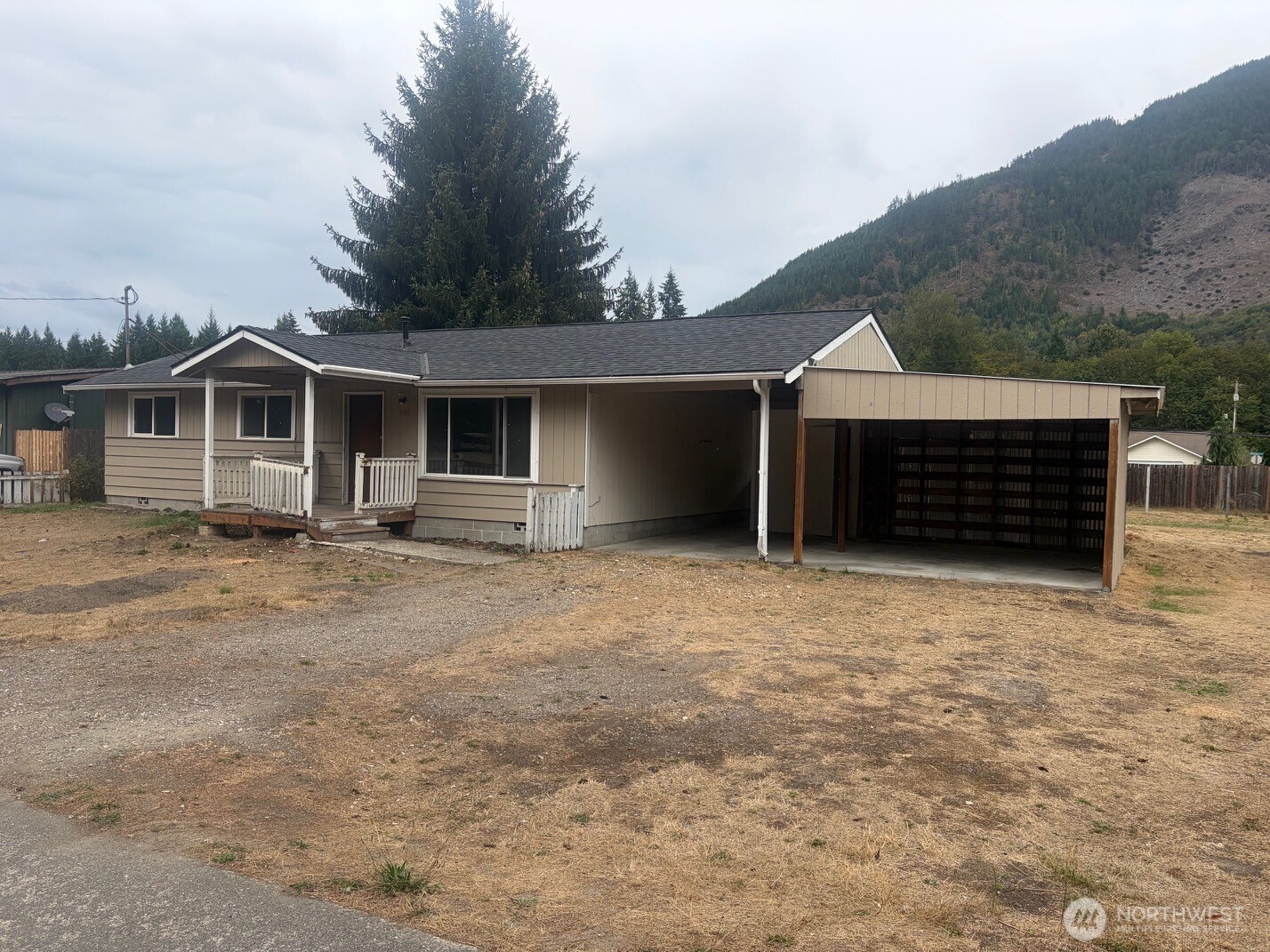 900 Mountain Loop Hwy Property Photo 2