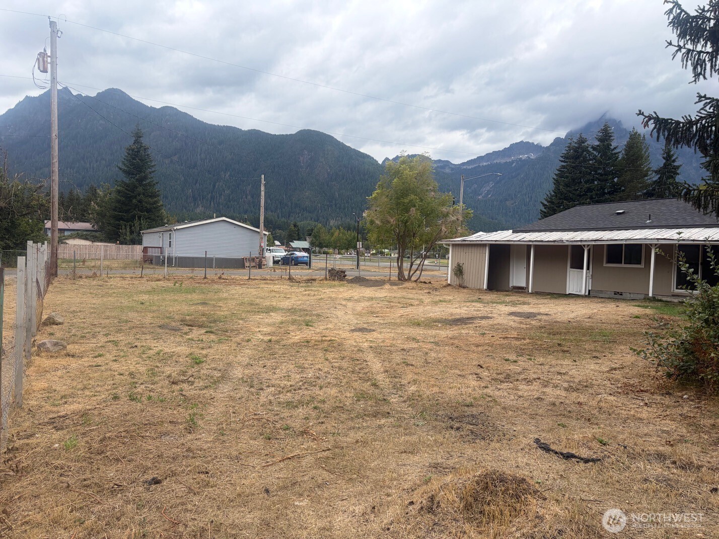900 Mountain Loop Hwy Property Photo 8