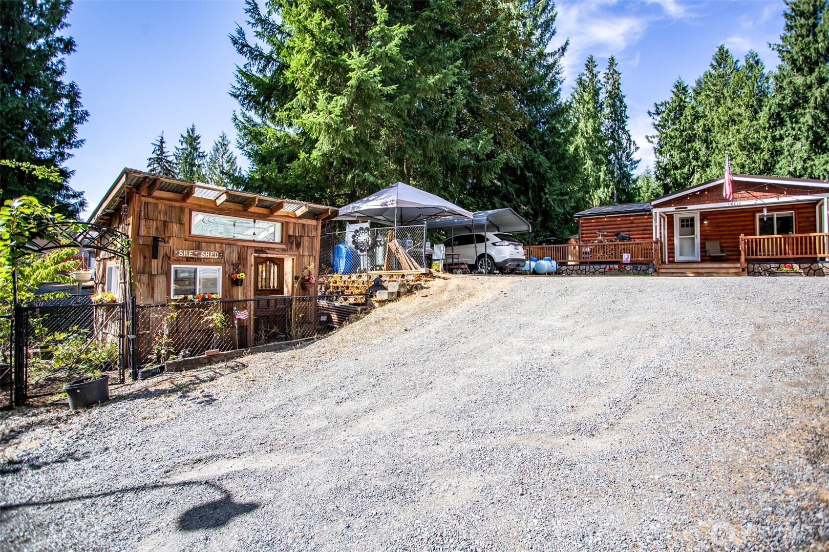 18716 215th Avenue Property Photo 3