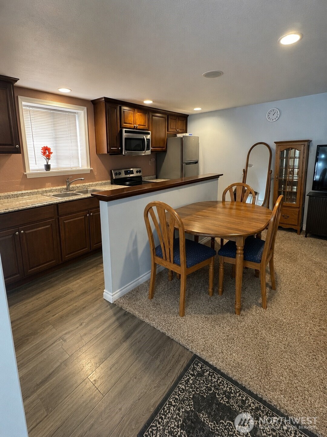 18716 215th Avenue Property Photo 5