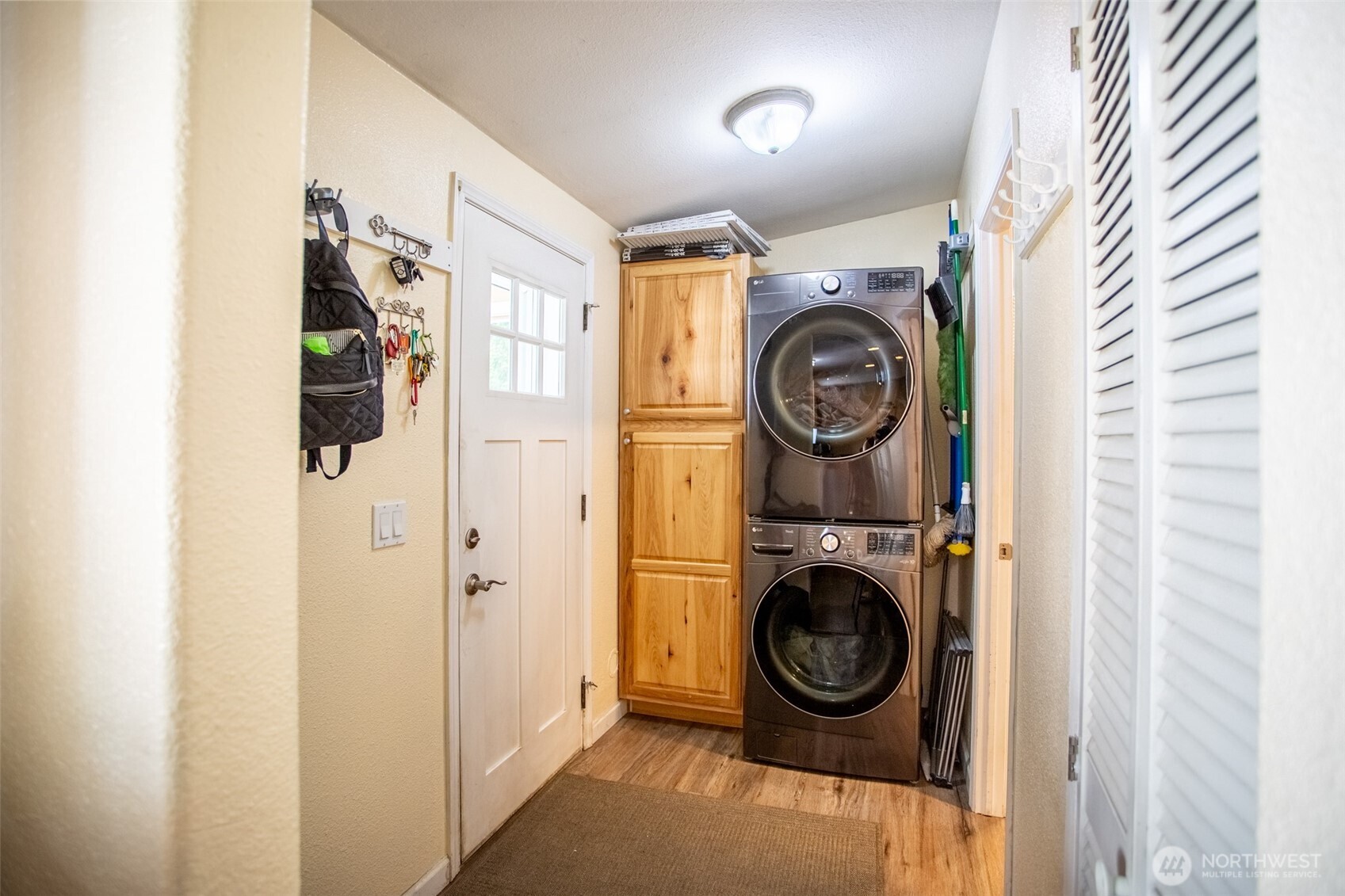 18716 215th Avenue Property Photo 10