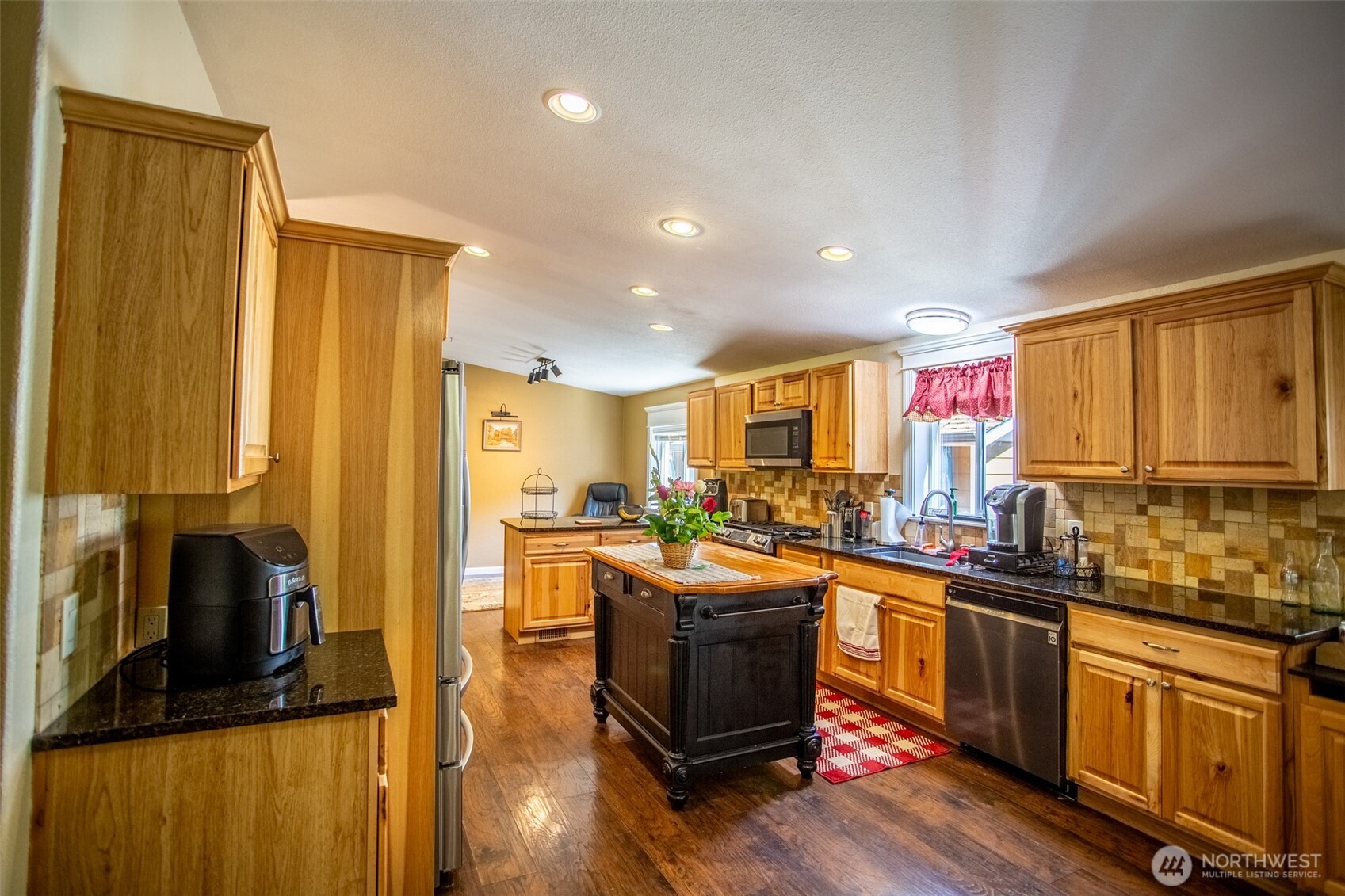 18716 215th Avenue Property Photo 13