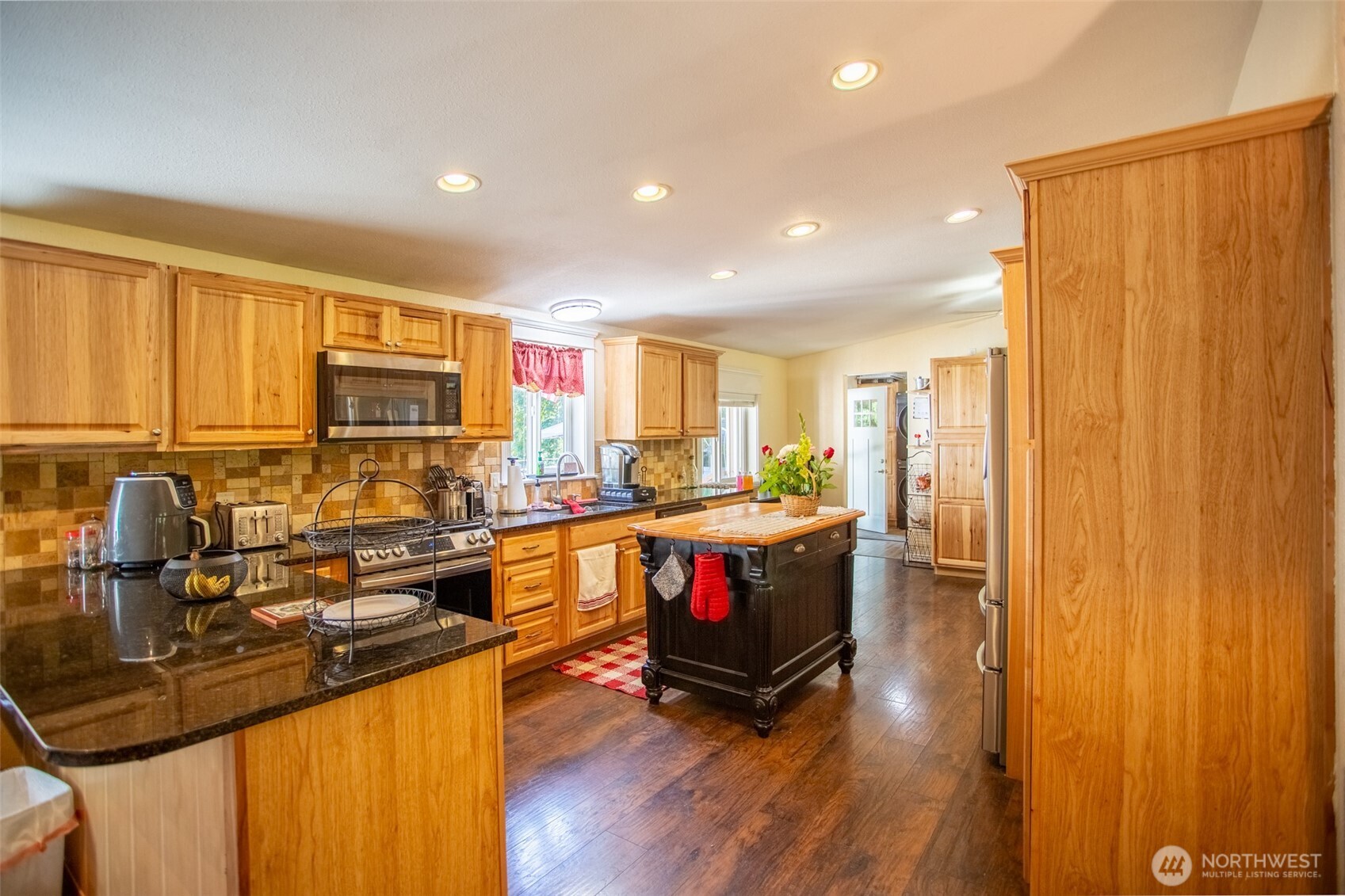 18716 215th Avenue Property Photo 15