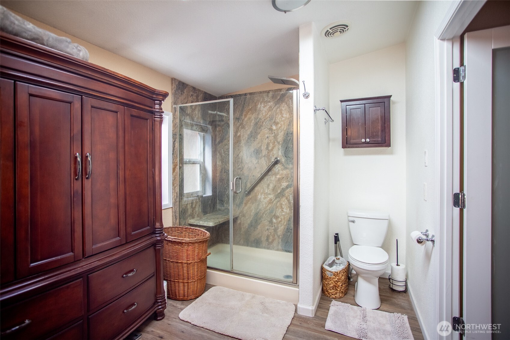 18716 215th Avenue Property Photo 16
