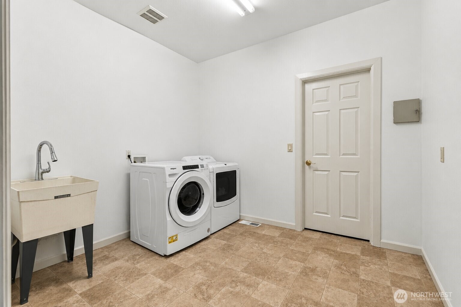 8703 342nd Street Property Photo 15