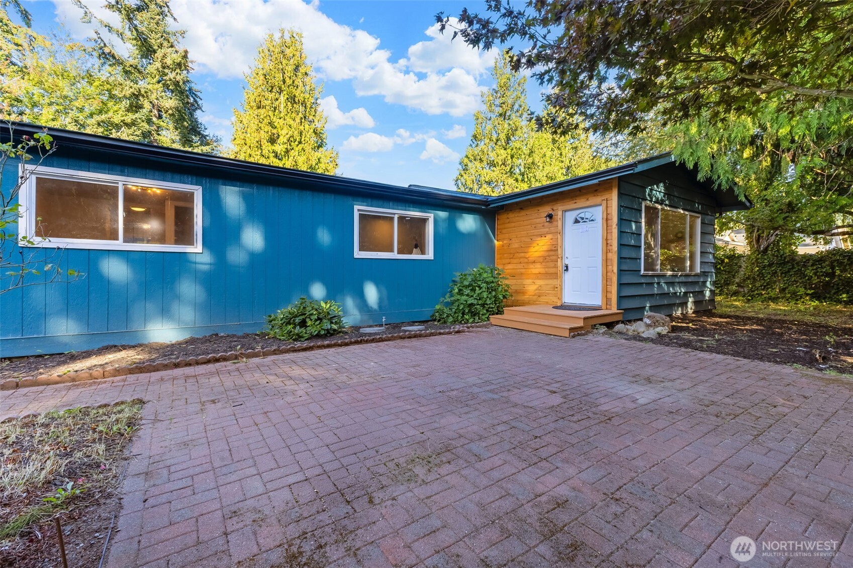 19415 143rd Place Property Photo 1