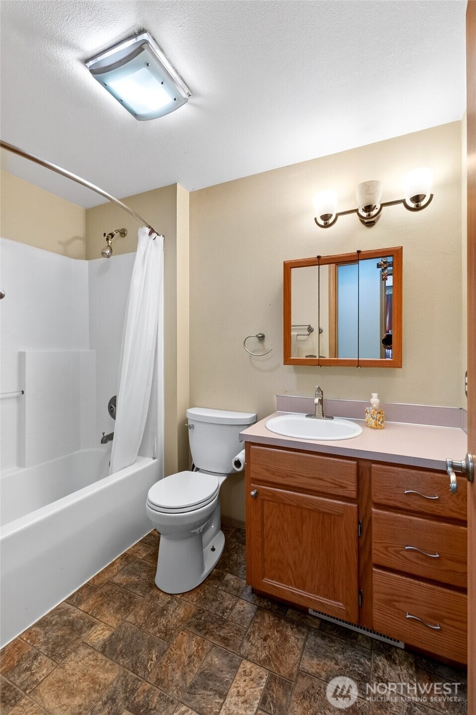 21528 102nd Street Property Photo 15