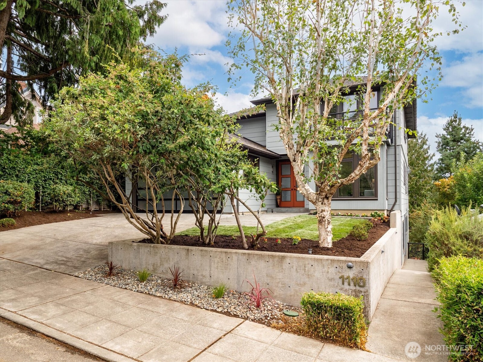 1110 36th Avenue Property Photo 3