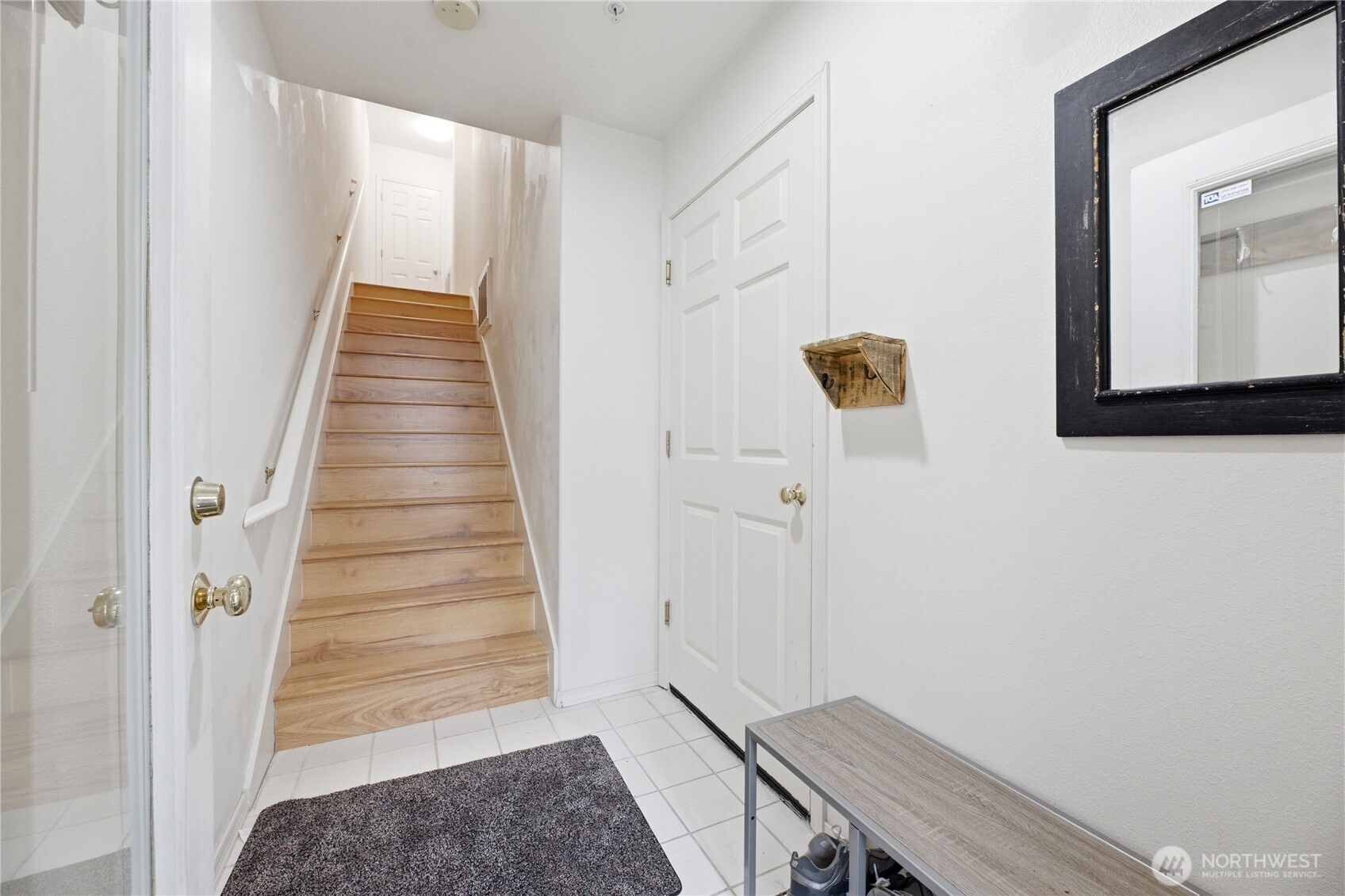 2309 Milton Way Unit F Property Photo 4