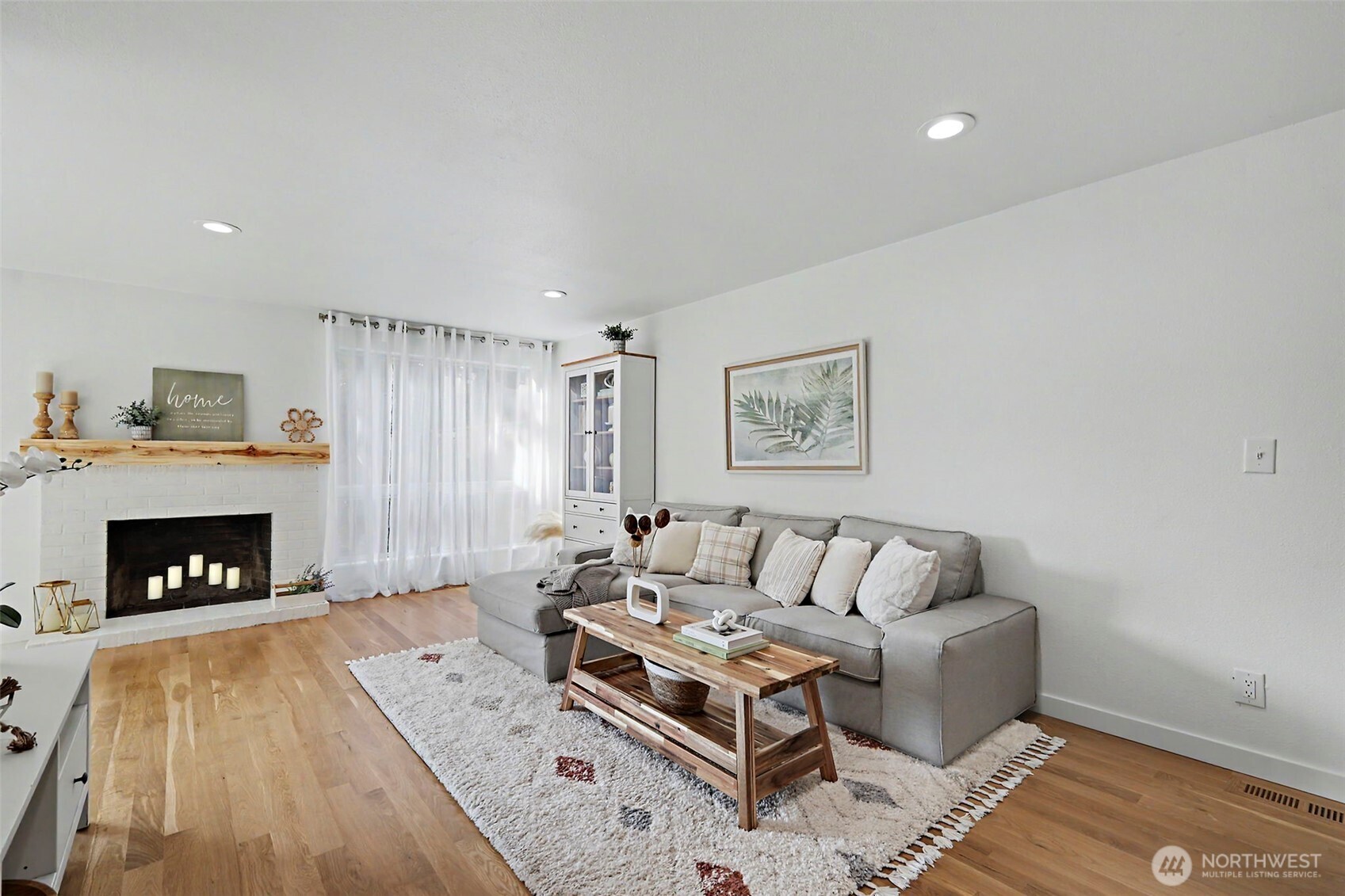 2815 Forest Ridge Drive Property Photo 2