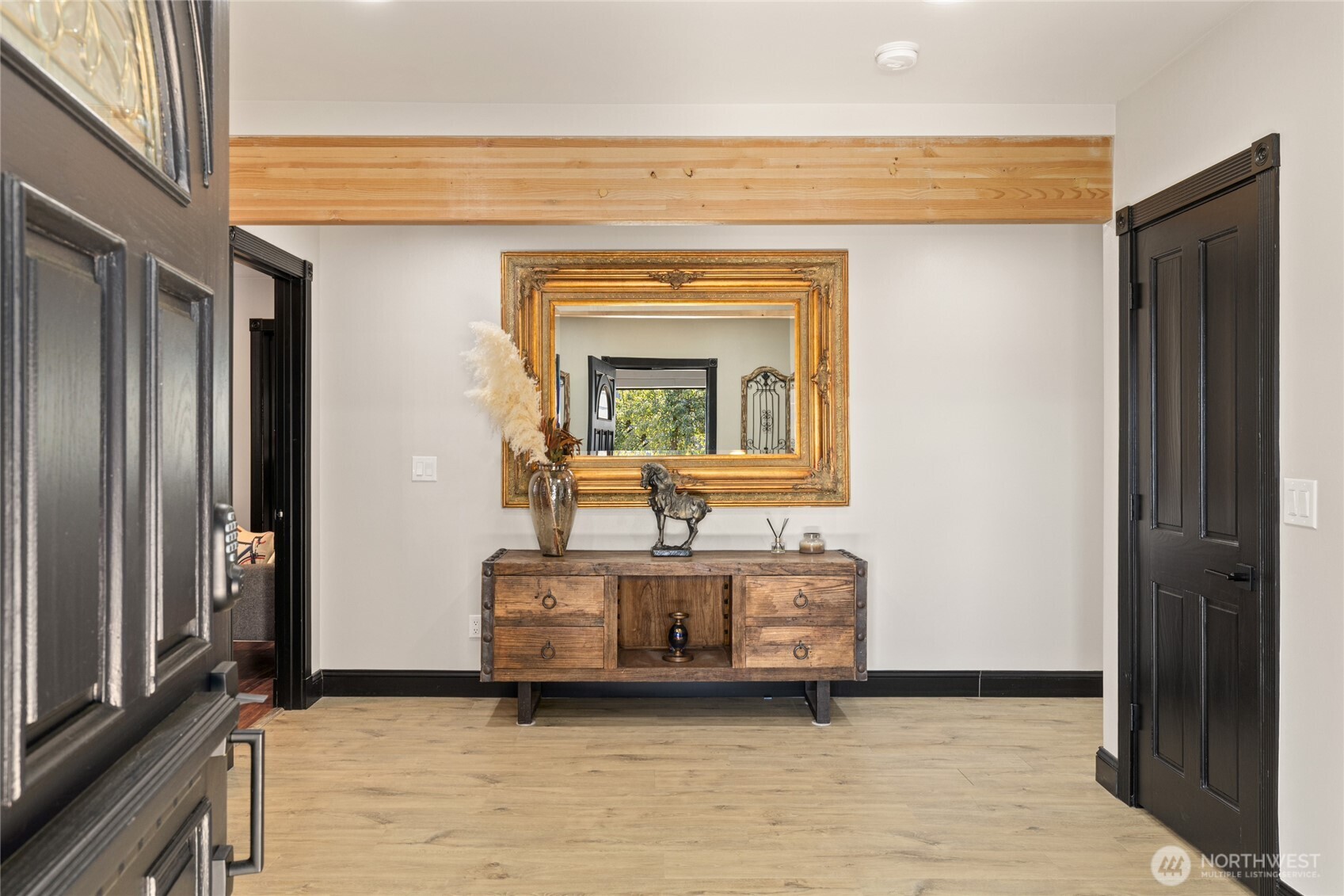 561 3rd Street Property Photo 4