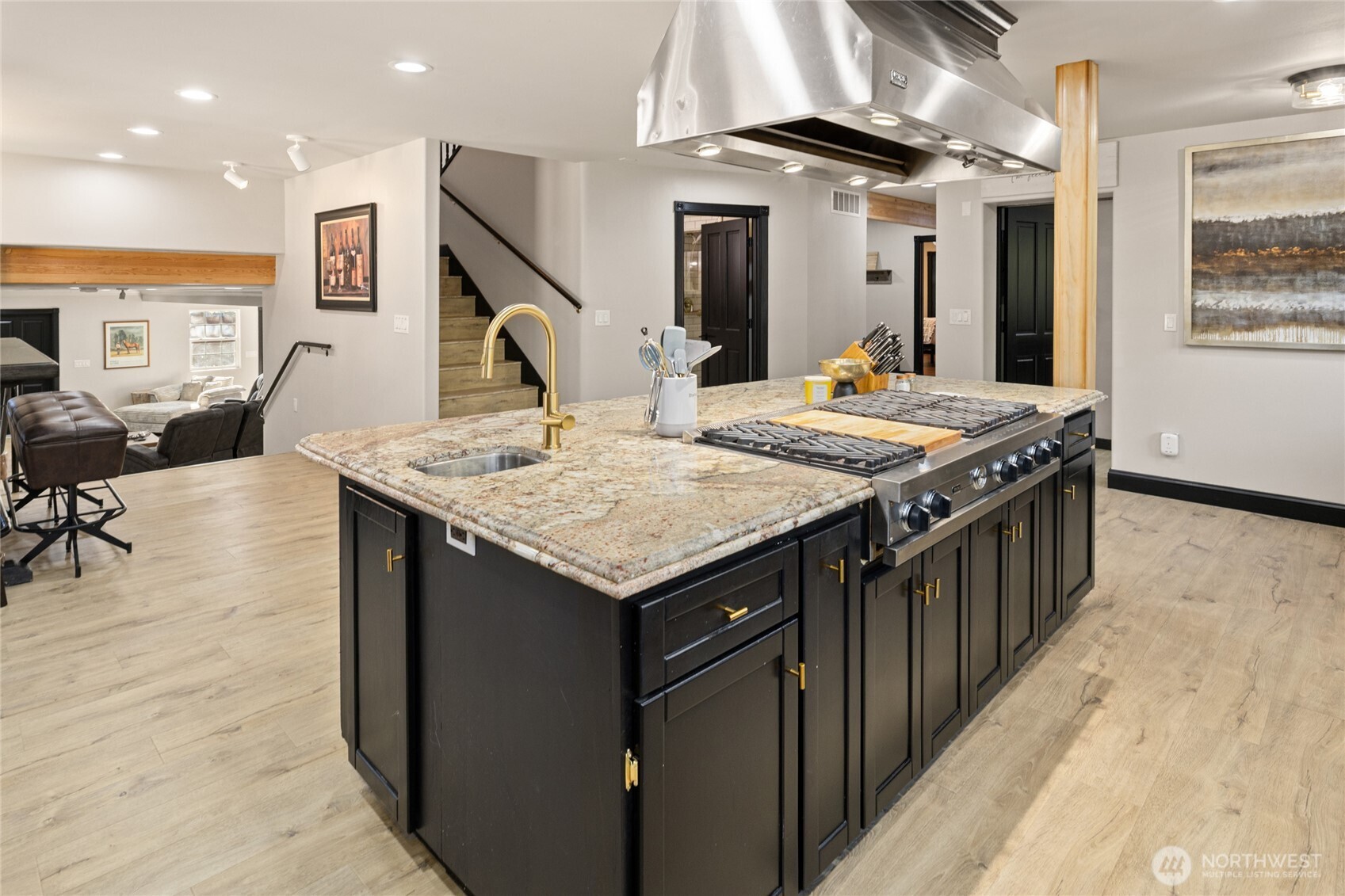 561 3rd Street Property Photo 10