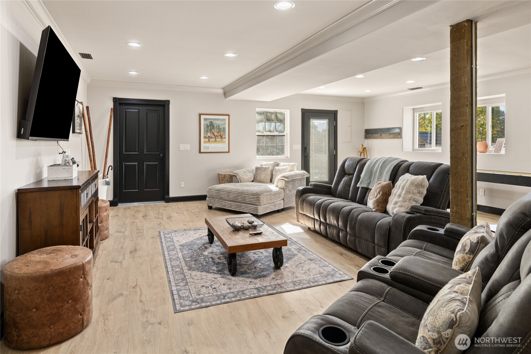 561 3rd Street Property Photo 13