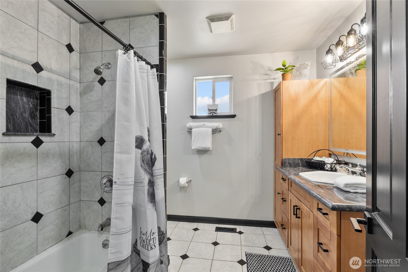 561 3rd Street Property Photo 18