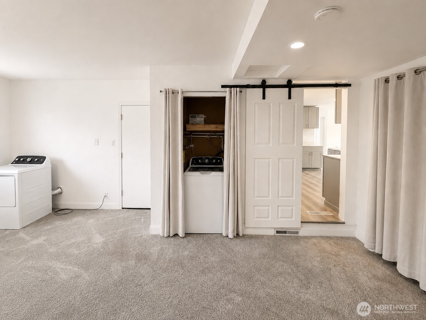 1331 E Larch Street Property Photo 16