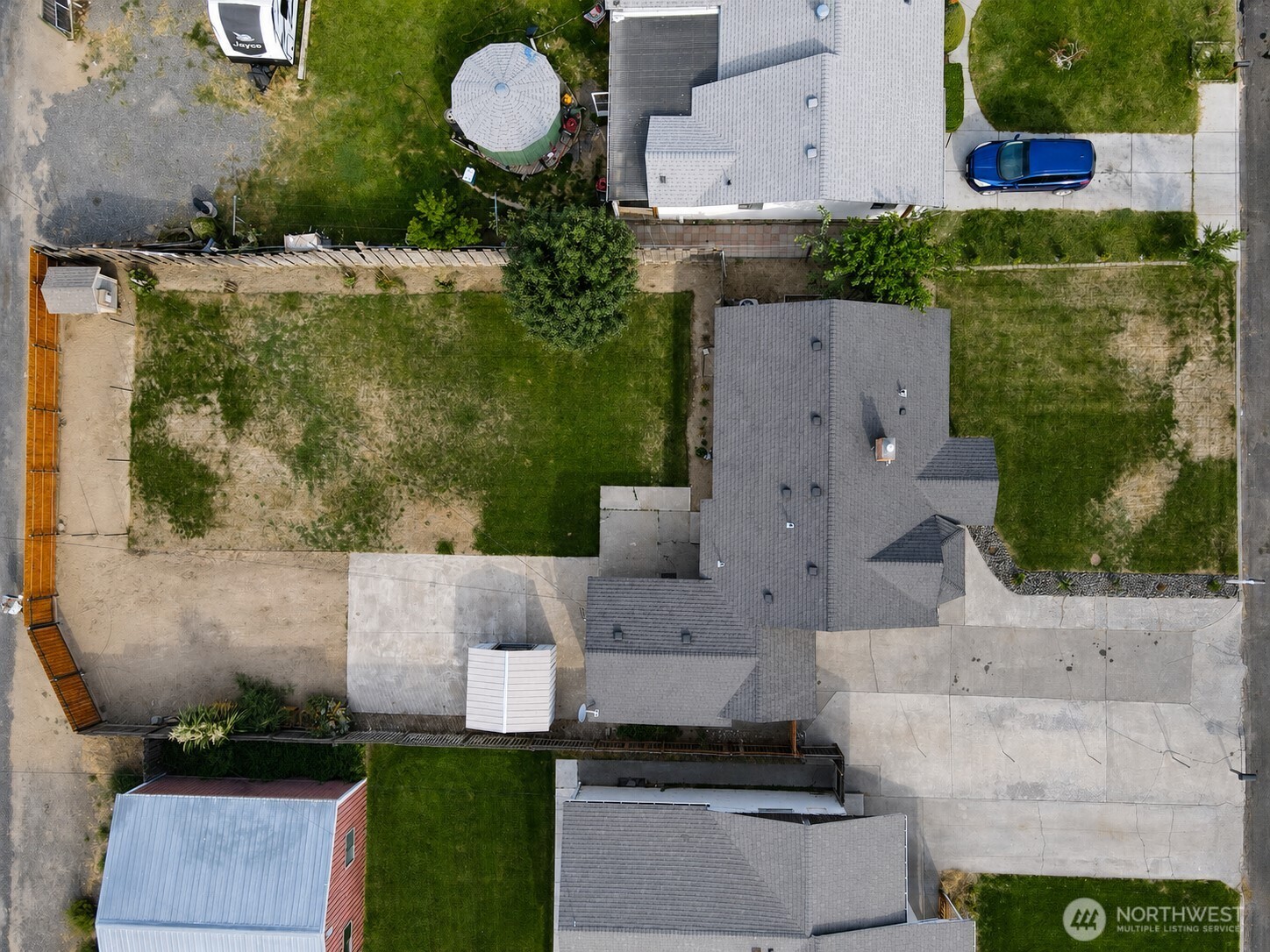 1331 E Larch Street Property Photo 22