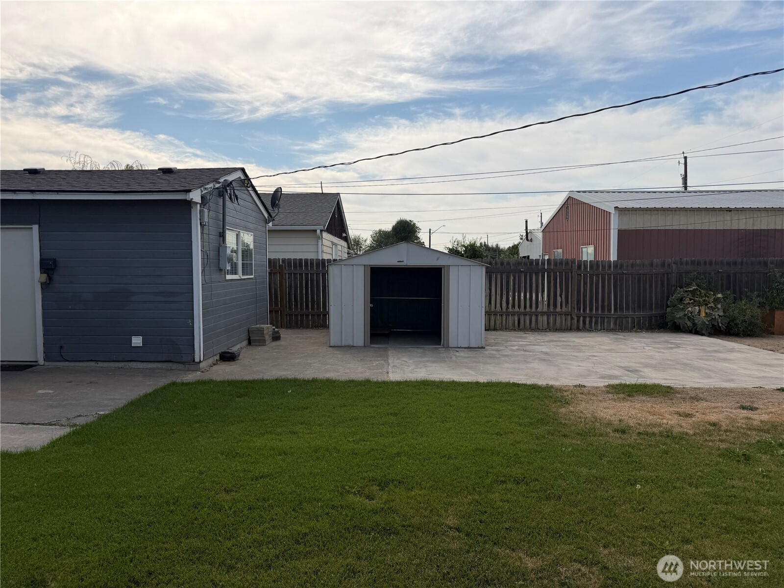1331 E Larch Street Property Photo 25