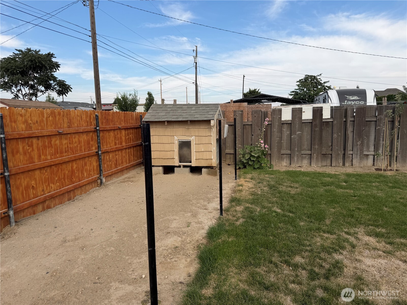 1331 E Larch Street Property Photo 27