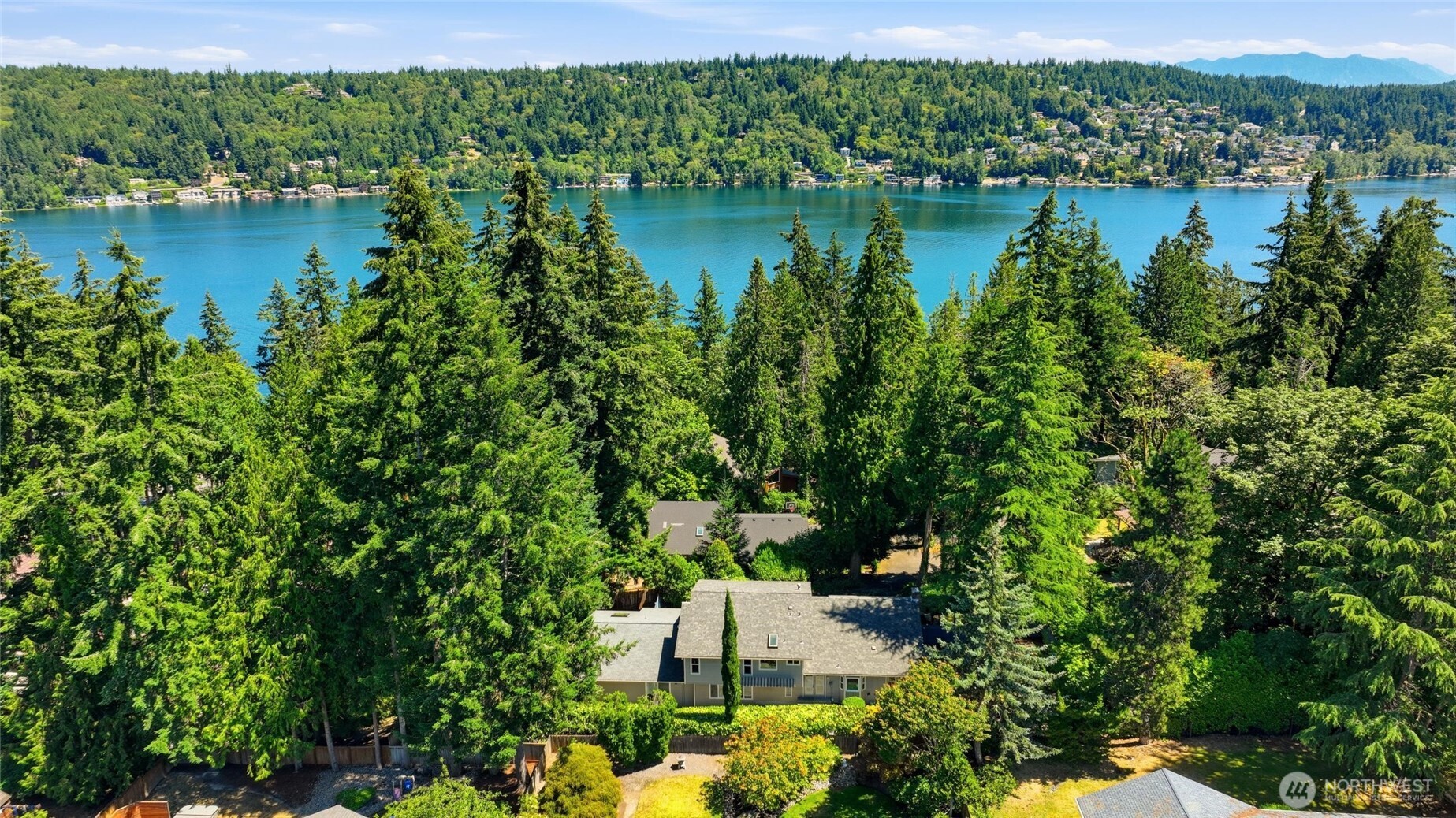 2209 W Lake Sammamish Parkway Property Photo 2