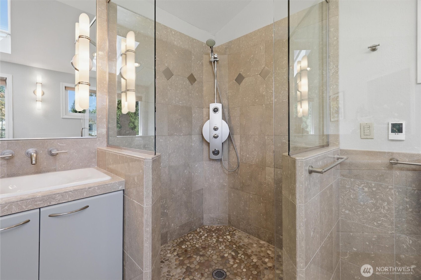 2209 W Lake Sammamish Parkway Property Photo 14