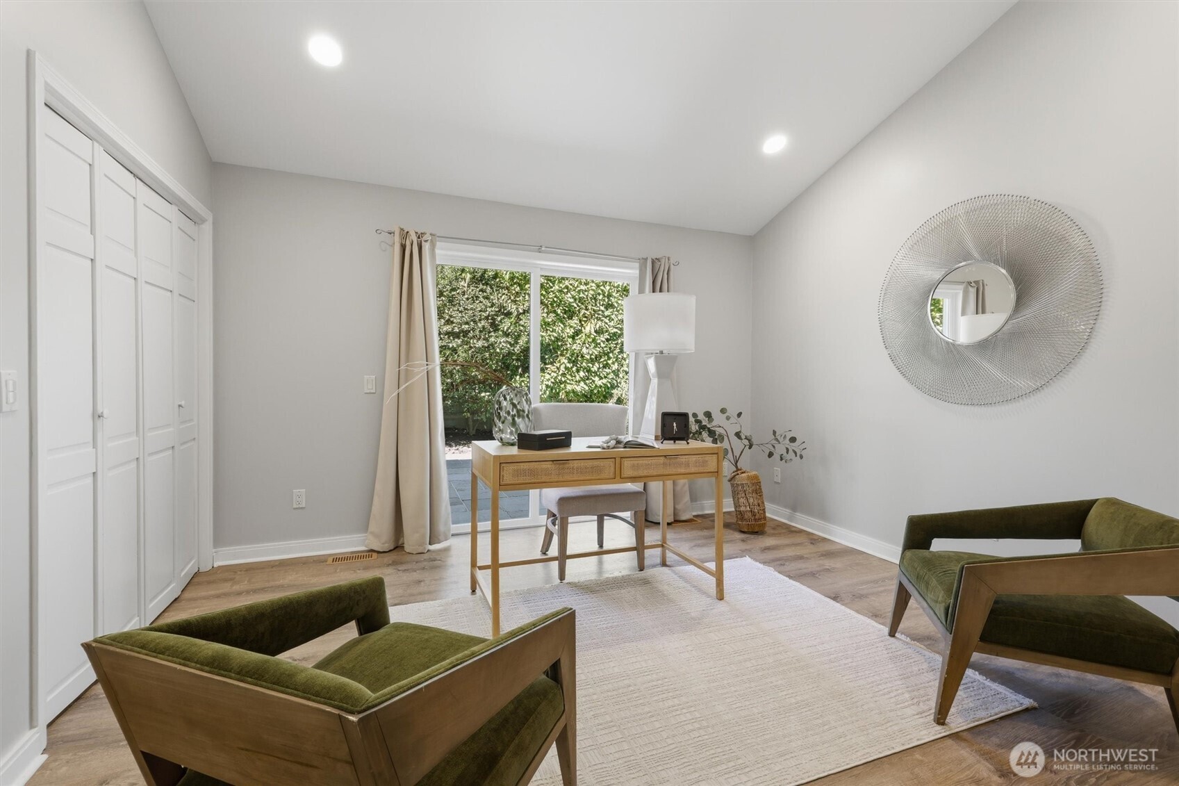 2209 W Lake Sammamish Parkway Property Photo 21