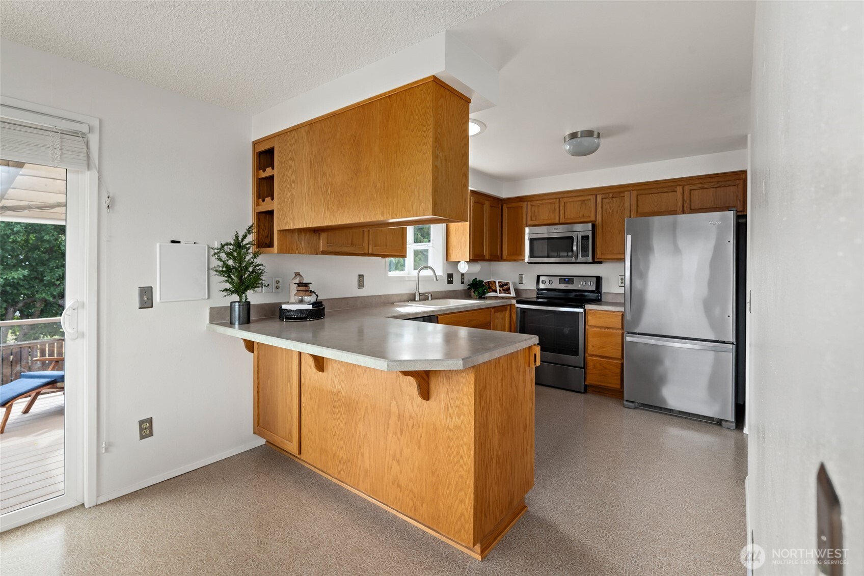 809 Ne Perkins Street Property Photo 7