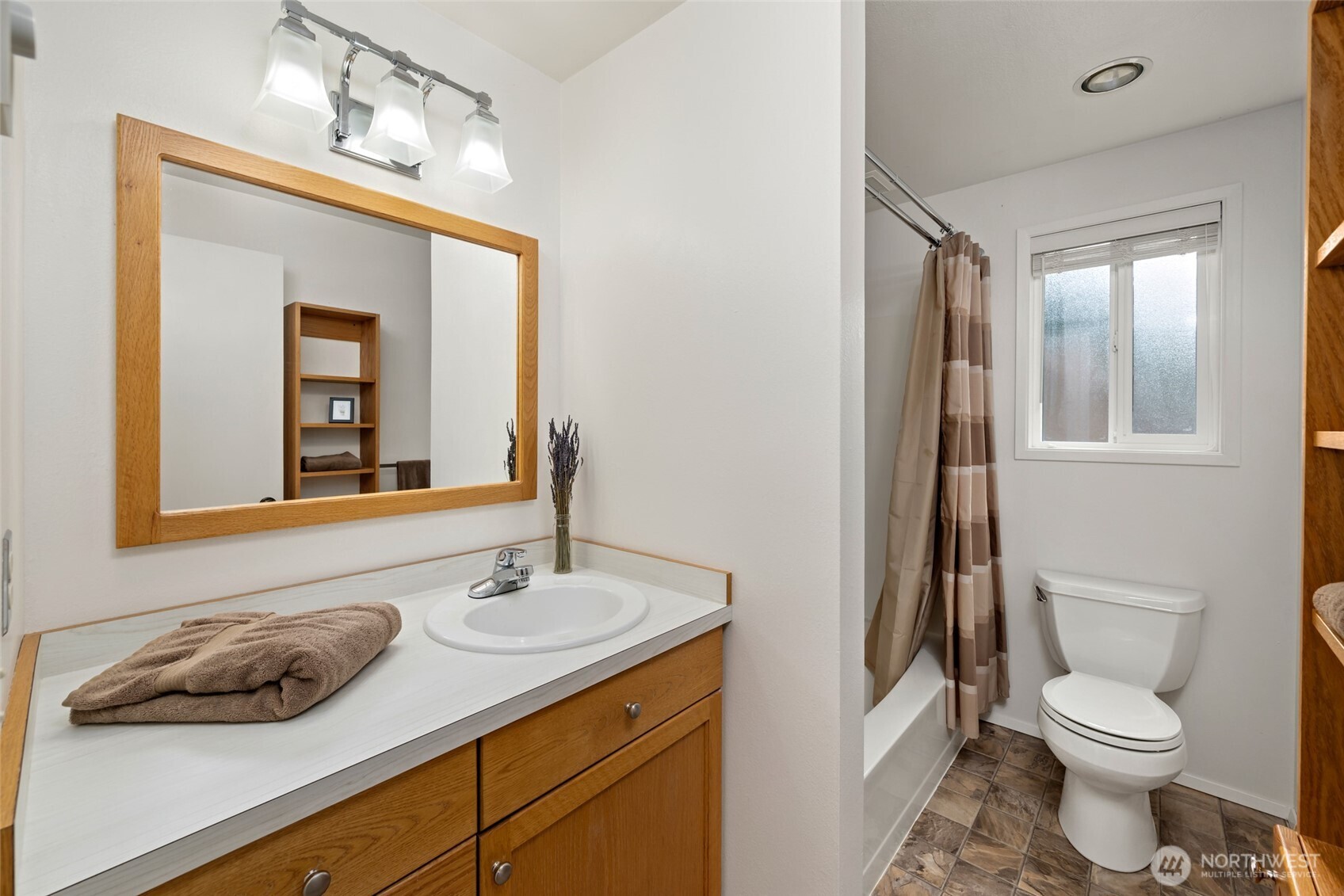 809 Ne Perkins Street Property Photo 22