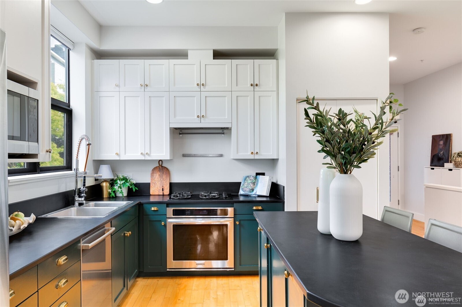 615 E Pike Street 306 Property Photo 5
